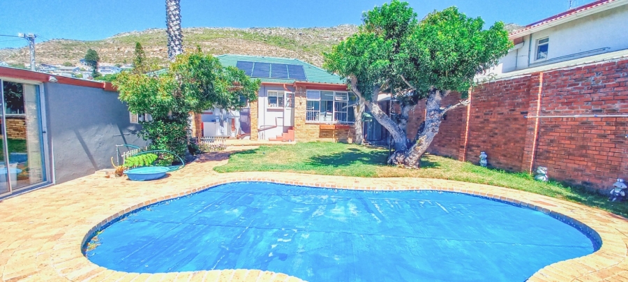 4 Bedroom Property for Sale in Fish Hoek Western Cape